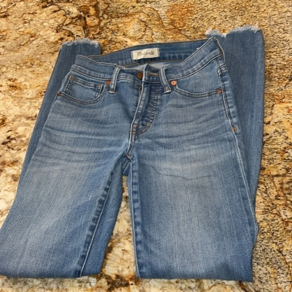 Madewell 9’ High Rise Distressed Skinny Jeans